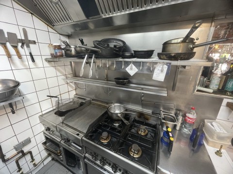 Vente Bar, Brasserie, Café licence IV 35 couverts avec terrasse dans une zone fréquentée, à Paris (75020) en France