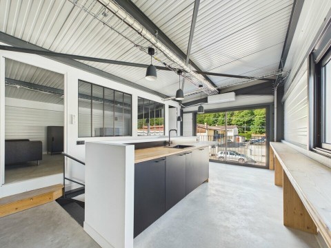 Vente Bureaux / Locaux professionnels, 90 m2 à La Ravoire (73490) en France