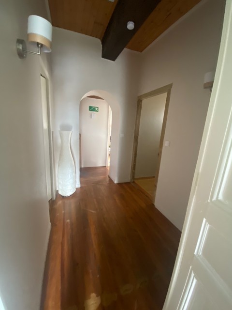Vente Local commercial Esthétique / salon de beauté, 125 m2 en plein centre ville du Haillan (33185) en France