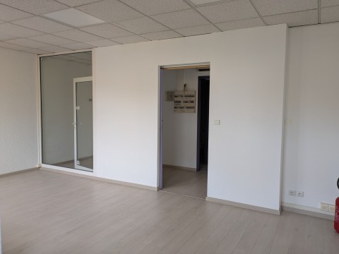 Vente Bureaux / Locaux professionnels, 245 m2 en Isère (38) en France