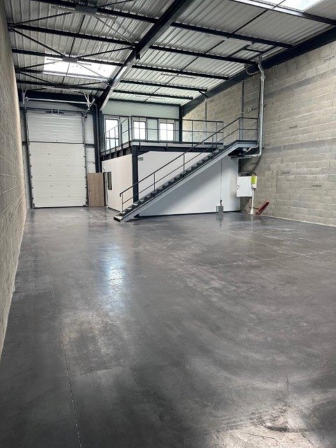 Vente Local d'activité / Entrepôt, 325 m2 dans le Rhône (69)