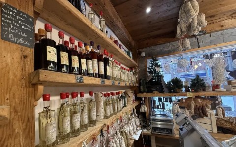 Vente Magasin de produits régionaux à Aigueblanche au cœur d’une station de montagne animée (73260)