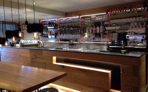 Vente Bar licence IV avec terrasse à Moutiers (73600)