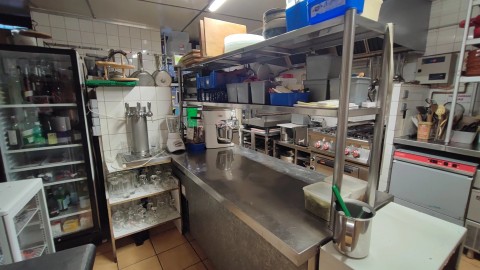 Vente Restaurant dans une rue piétonne, à Bourg-Saint-Maurice (73700) en France