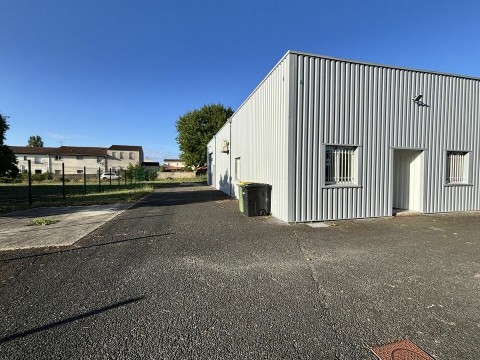 Vente Local d'activité de 240 m2 dans une zone industrielle, à Blanquefort (33290) en France