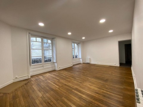 Vente Local commercial , 1290 pi2 à Nantes (44000) en France