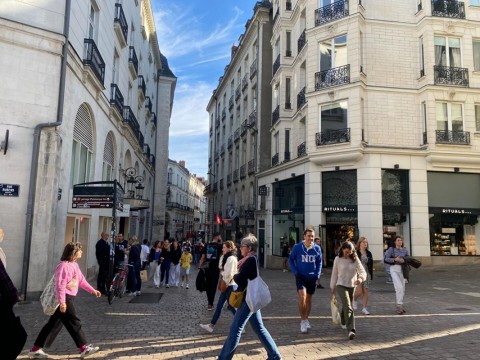 Vente Local commercial , 650 pi2 à Nantes (44000) en France