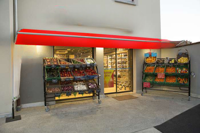 Vente Commerce alimentaire sous enseigne franchisée dans un quartier populaire de Clermont-Ferrand (63000) en France