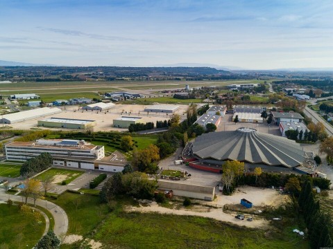 Vente Local commercial , 2185 m2 à Avignon (84000) en France