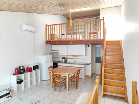 Vente Immeuble de 108 m2 dans une zone fréquentée, à Rochefort (17300) en France