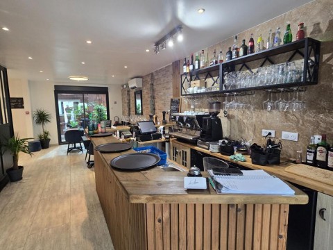 Vente Restaurant 60 couverts avec terrasse près de Marcoussis (91460) en France
