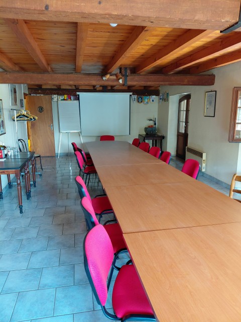 Vente Hôtel restaurant d'environ 7 chambres avec parking et terrasse dans les Hautes Pyrénées (65) en France