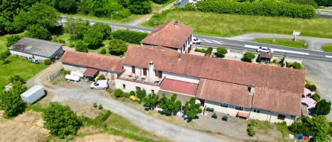 Vente Hôtel restaurant de 7 chambres avec parking et terrasse dans une zone touristique, à Nouilhan (65500) en France