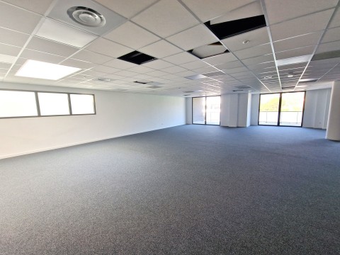 Vente Bureaux / Locaux professionnels, 214 m2 dans les Alpes Maritimes (06) en France