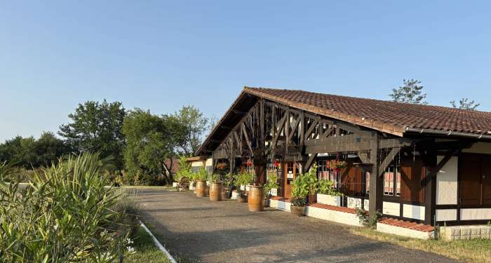 Vente Guinguette sur un emplacement N°1, proche de Roquefort (40120) en France