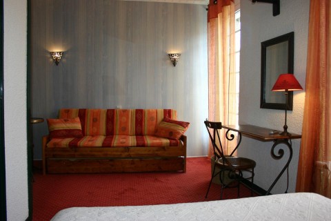 Vente Hôtel restaurant 2* de 16 chambres à Langogne (48300) en France