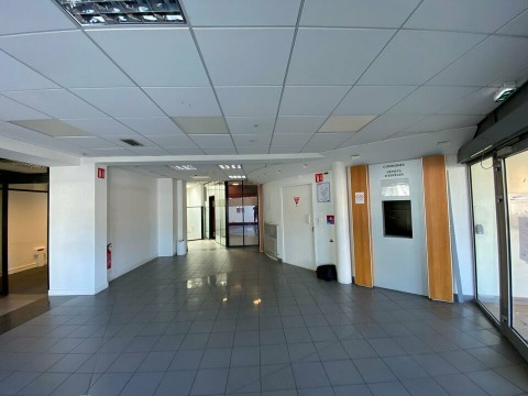 Vente Local commercial de 550 m2 dans une zone dynamique, à Nantes (44000) en France
