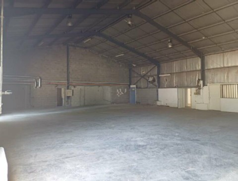 Vente Local commercial Local d'activité / Entrepôt, 2120 m2 à Saint-Germain-du-Puch (33750) en France