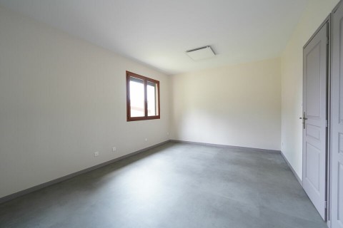 Vente Local commercial de 135 m2 dans une zone d'activité, à Pornic (44210)