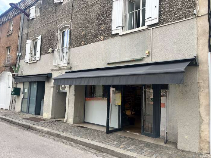 Vente Commerce alimentaire sous enseigne franchisée en Haute Loire, limite 63 / 43, près de Brioude (43100) en France