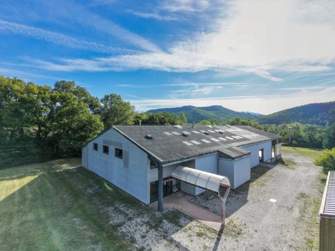 Vente Local commercial , 1000 m2 dans les Hautes Alpes (05) en France