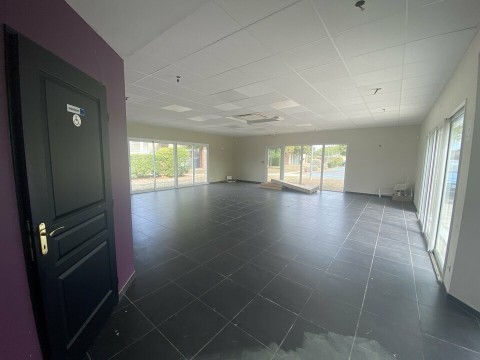Vente Local commercial , 105 m2 à Léguevin (31490) en France