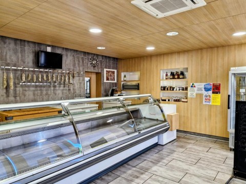 Vente Charcuterie, Traiteur de 37 m2 au cœur de Pouilly-sous-Charlieu (42720) en France