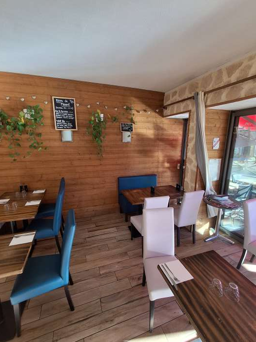 Vente Crêperie avec Licence IV dans le centre ville de Fougères (35300) en France