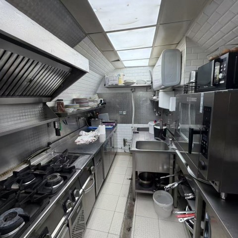 Vente Restaurant 30 couverts dans une rue commerçante et animée, à Paris (75002) en France