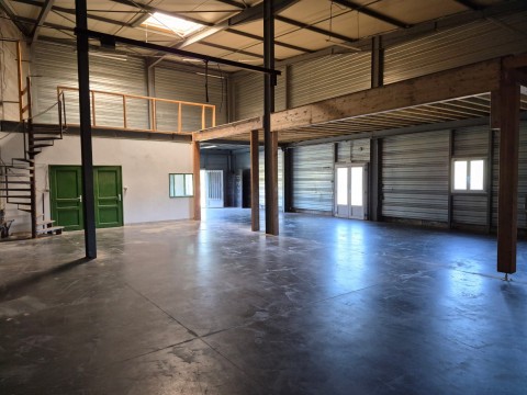 Vente Local commercial , 335 m2 à Issoire (63500) en France