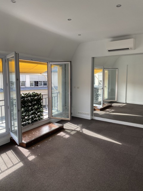 Vente Bureaux / Locaux professionnels, 30 m2 à Paris 8ème (75008) en France