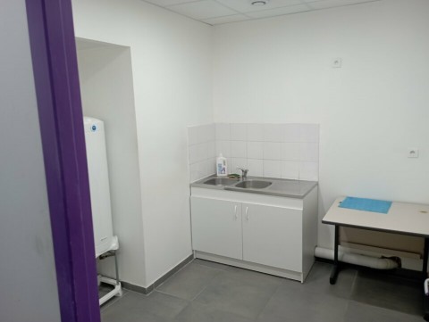 Vente Local commercial de 186 m2 dans une zone fréquentée, à Marseille (13010) en France