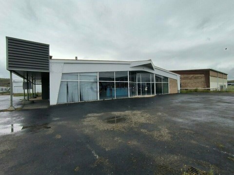 Vente Bureaux / Locaux professionnels, 600 m2 à Saint-Pantaléon-de-Larche (19600)