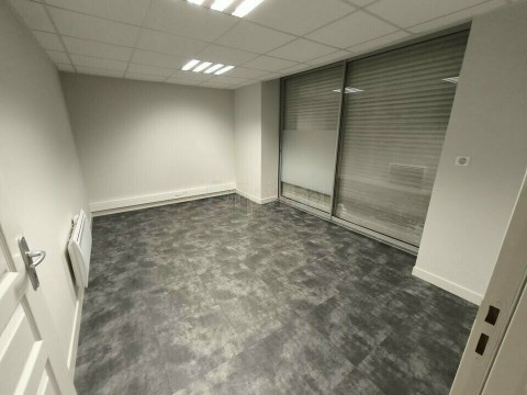 Vente Bureaux / Locaux professionnels, 67 m2 à Brive-la-Gaillarde (19100)
