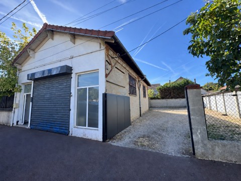 Vente Local commercial , 930 pi2 à Draveil (91210) en France