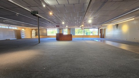 Vente Local commercial de 300 m2 sur un axe routier fréquenté, proche de Chalon-sur-Saône (71100)