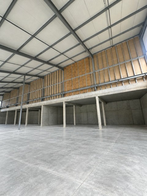 Vente Local commercial , 675 m2 à Tours-en-Savoie (73790) en France
