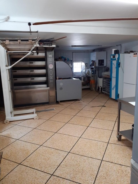 Vente Boulangerie bien située à vendre proche de Béziers dans l' (34) en France