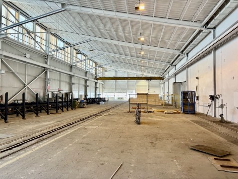 Vente Halles, stocks, dépôts, ateliers, production de 600 à 3 681 m2 à Aigle sur site industriel