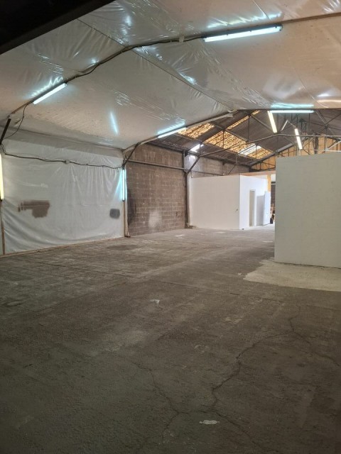 Vente Local d'activité / Entrepôt, 191 m2 dans une zone d'activité, à Montoir-de-Bretagne (44550)