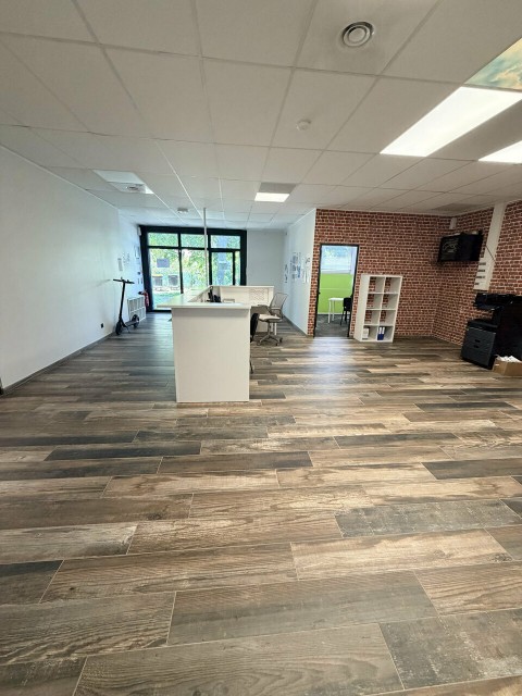 Vente Local commercial de 280 m2 à Tarascon (13150) en France