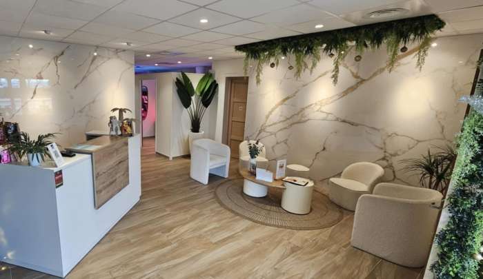 Vente Centre de bien-être, bronzage, aquabiking en cabine privée, soins esthétiques, soins minceur en centre ville de Martigues (13500)