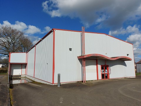 Vente Local d'activité et de stockage de 660 m2 à Château-Gontier-sur-Mayenne (53200) en France