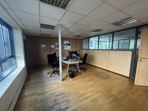 Vente Bureaux / Locaux professionnels, 215 m2 à Avignon (84000)