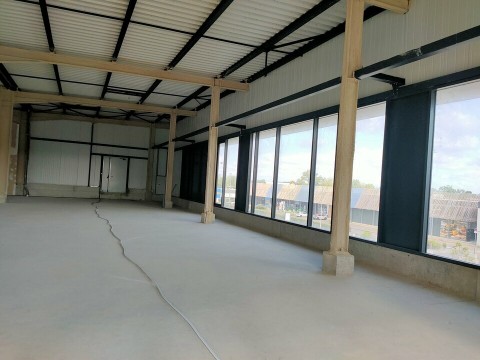 Vente Local commercial de 651 m2 pour plusieurs activités dans une zone dynamique, à Bègles (33130)