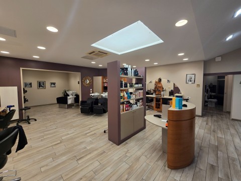 Vente Salon de coiffure mixte de 98 m2 sur un axe passant, à Nevers (58000)