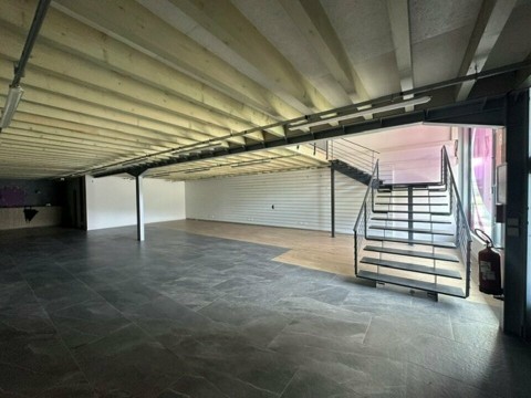 Vente Local commercial , 530 m2 à Chambéry (73000)
