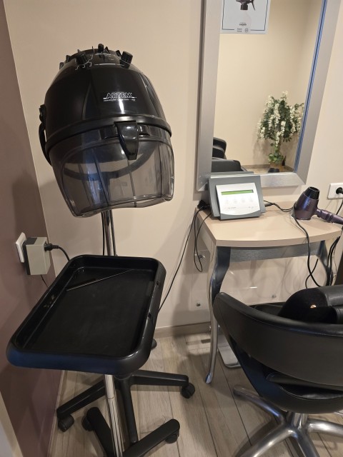 Vente Salon de coiffure mixte de 98 m2 sur un axe passant, à Nevers (58000) en France