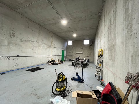 Vente Local artisanal/ stockage de 250 m2 à Bassussarry (64200) en France