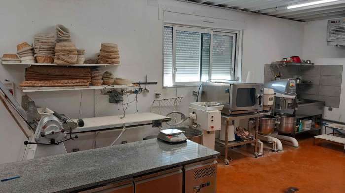TbUxP47ZnU.jpg